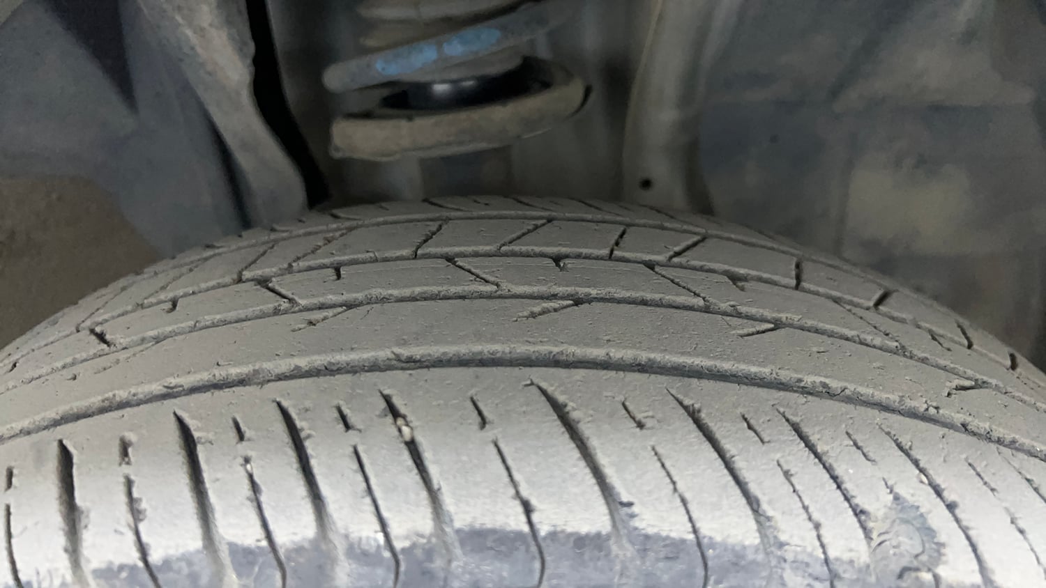 Used 2021 Renault Kiger RXZ AMT Dual Tone Petrol Automatic tyres RIGHT FRONT TYRE TREAD VIEW