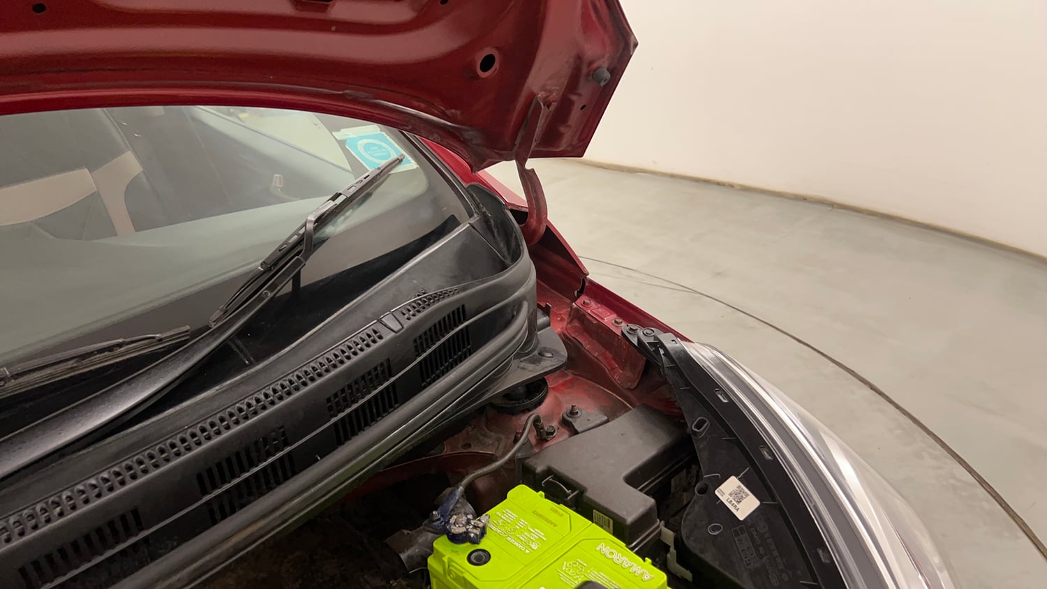 Used 2015 Hyundai Xcent S 1.2 Petrol Manual engine ENGINE LEFT SIDE HINGE & APRON VIEW
