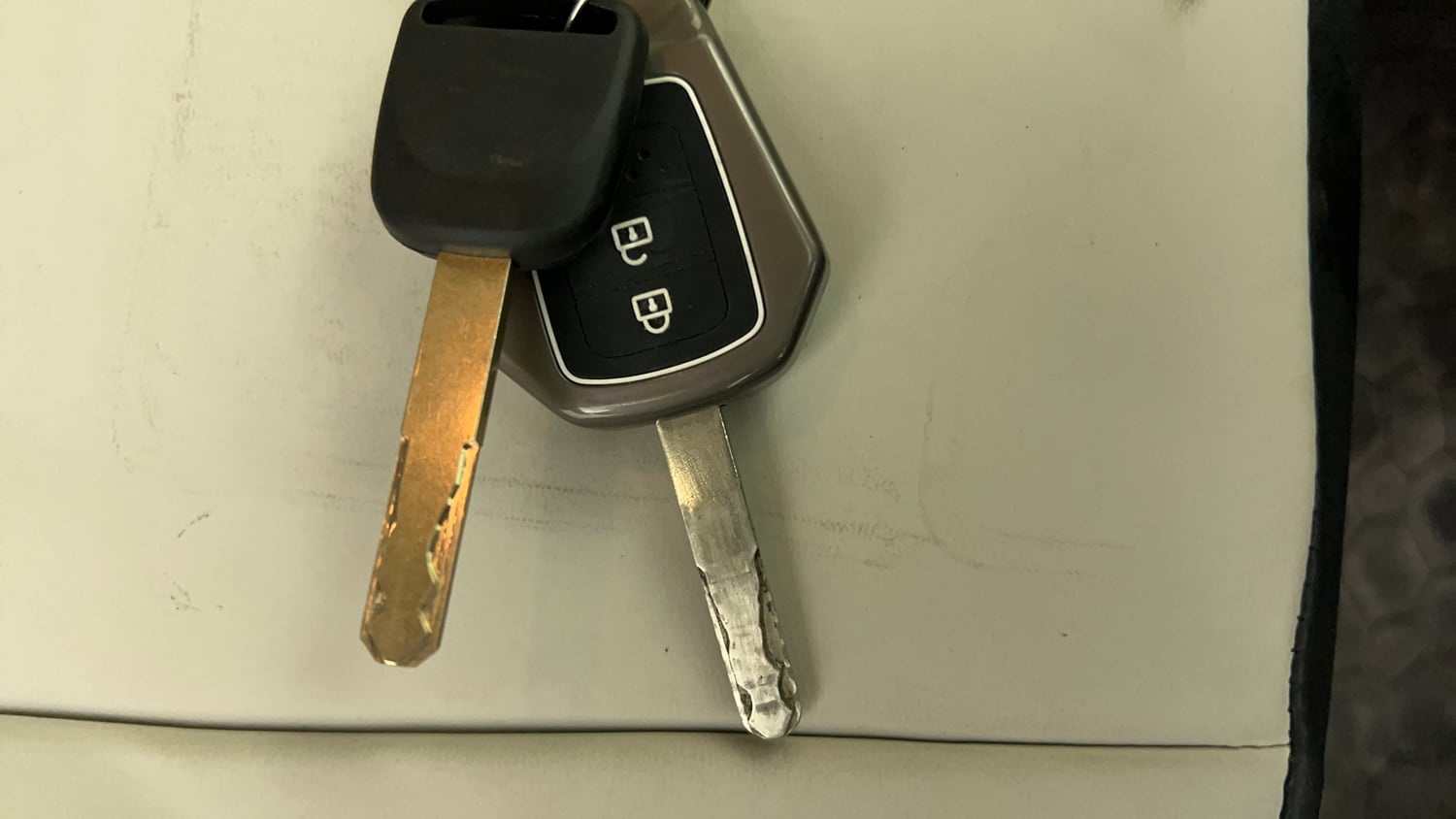 Used 2015 Honda Jazz V AT Petrol Petrol Automatic extra CAR KEY VIEW