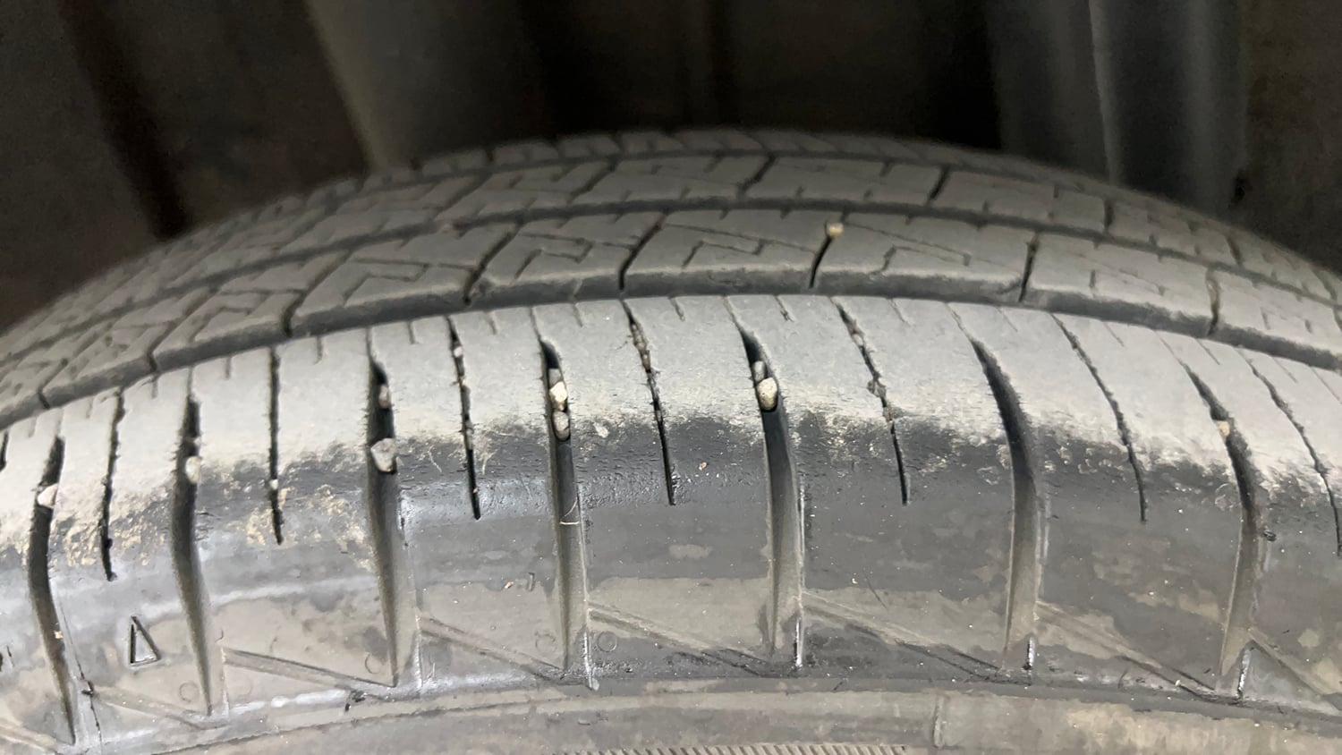 Used 2025 Renault Triber RXL Petrol Manual tyres RIGHT REAR TYRE TREAD VIEW