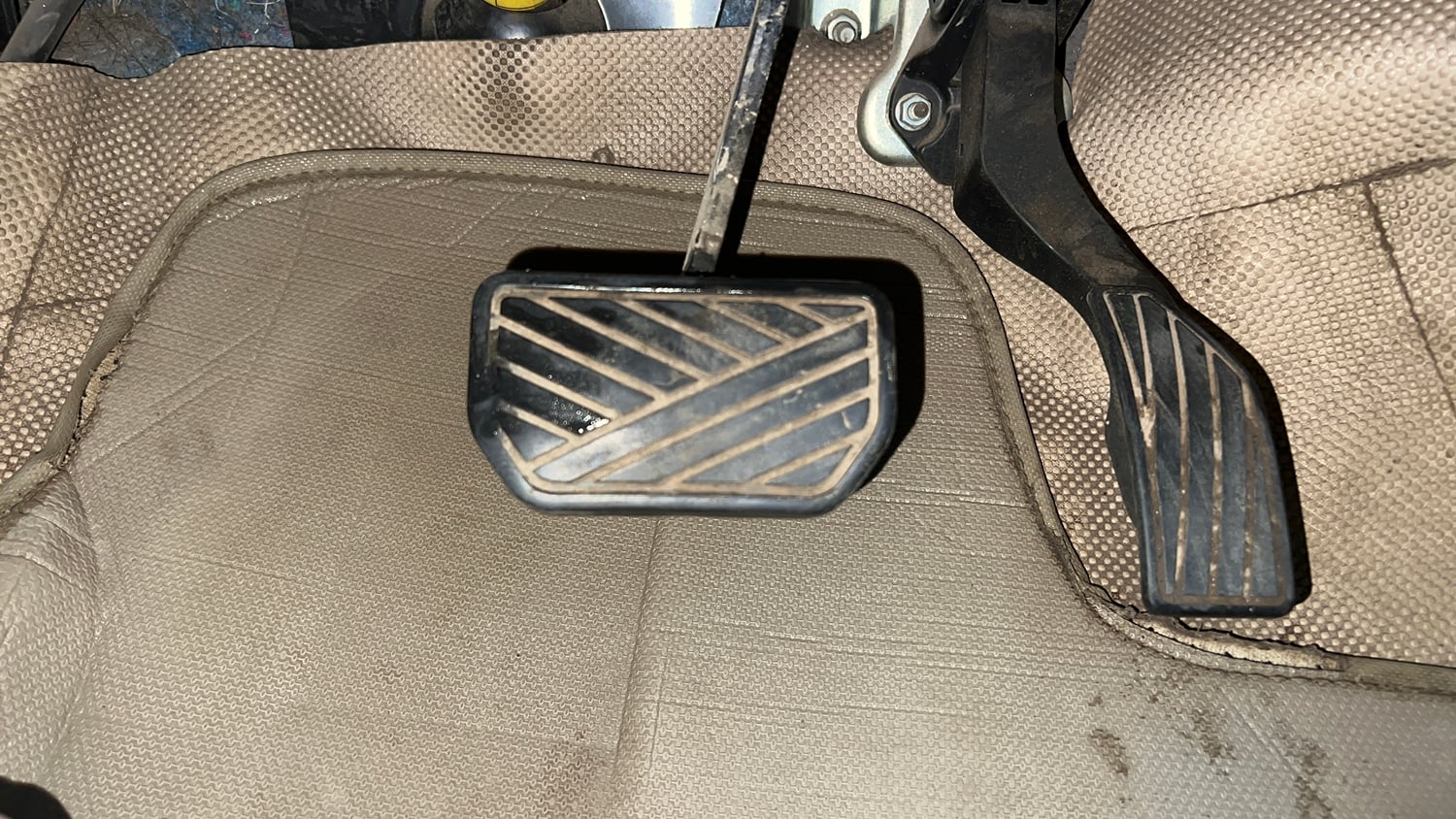 Used 2016 Maruti Suzuki Swift Dzire VXI AT Petrol Automatic interior PEDALS VIEW