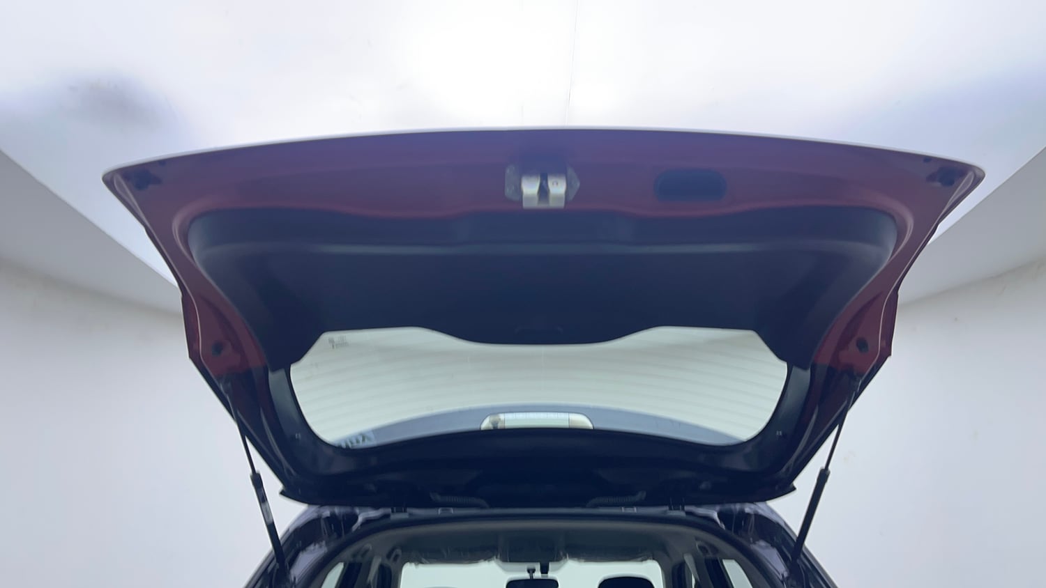 Used 2019 maruti-suzuki Vitara Brezza ZDi Plus Dual Tone AGS Diesel Automatic interior DICKY DOOR OPEN VIEW