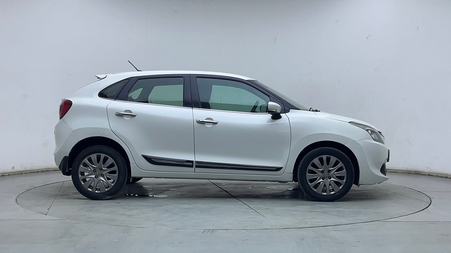 Used 2018 Maruti Suzuki Baleno Alpha 1.2 AT Petrol Automatic exterior RIGHT SIDE VIEW