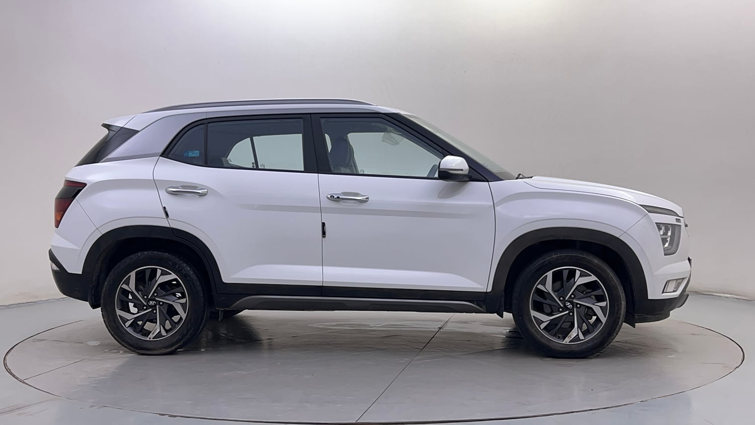 Used 2023 Hyundai Creta SX 1.5 Petrol Petrol Manual exterior RIGHT SIDE VIEW