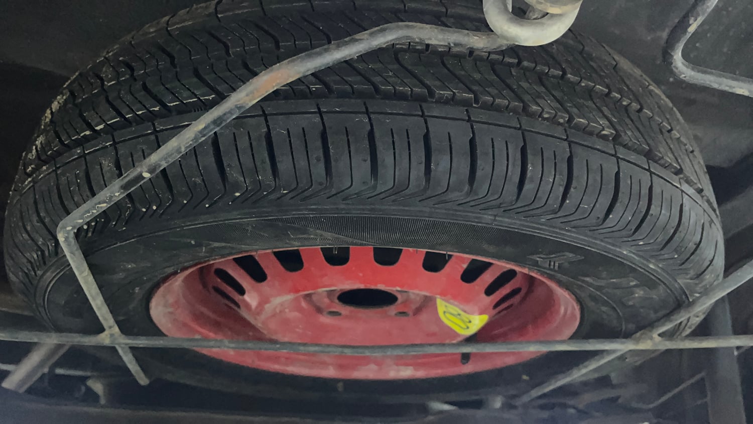 Used 2023 Renault Triber RXT EASY-R AMT Petrol Automatic tyres SPARE TYRE VIEW