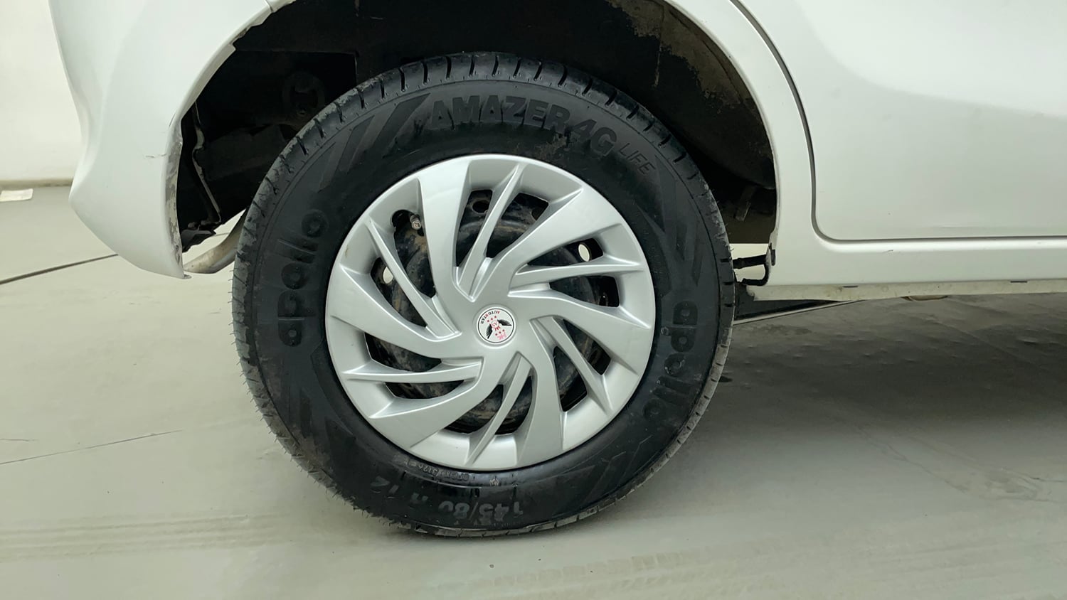 Used 2020 Maruti Suzuki Alto 800 LXi Petrol Manual tyres RIGHT REAR TYRE RIM VIEW