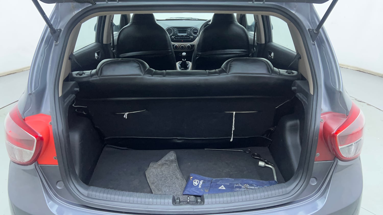Used 2016 Hyundai Grand i10 Sportz 1.2 Kappa VTVT Petrol Manual interior DICKY INSIDE VIEW