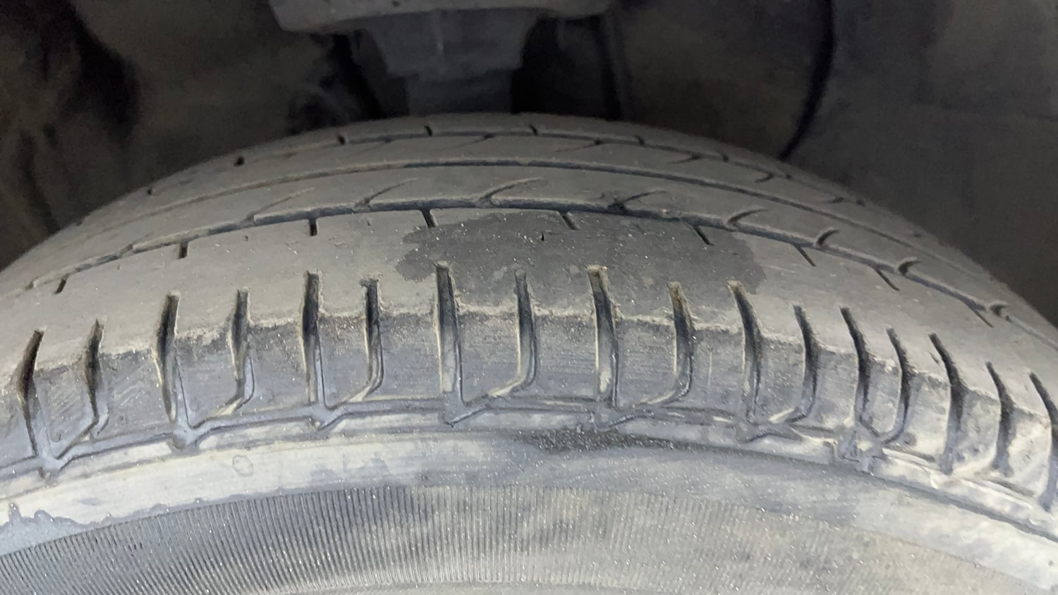 Used 2020 Hyundai Elite i20 Sportz Plus 1.2 Petrol Manual tyres RIGHT FRONT TYRE TREAD VIEW