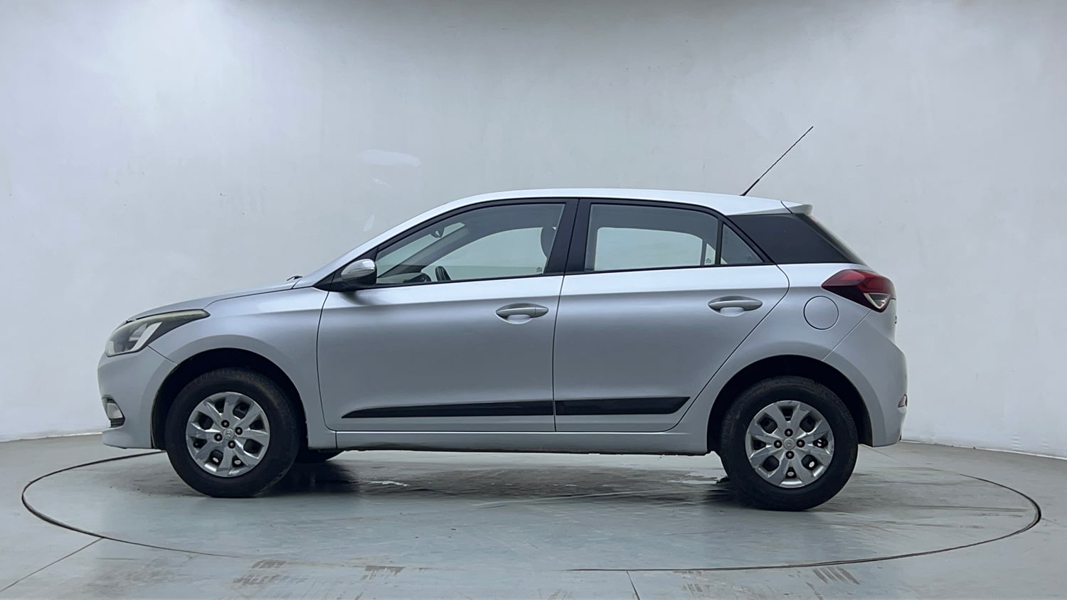 Used 2015 Hyundai Elite i20 Sportz 1.2 Petrol Manual exterior LEFT SIDE VIEW
