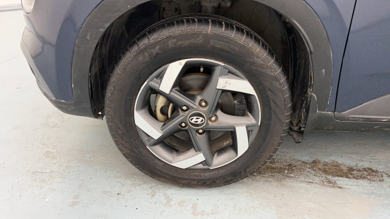Used 2019 Hyundai Venue SX Plus 1.0L Turbo DCT Sport Petrol Automatic tyres LEFT FRONT TYRE RIM VIEW