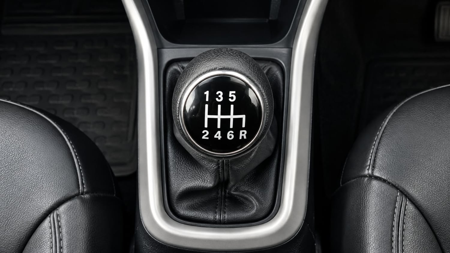 Used 2016 Maruti Suzuki S-Cross Alpha 1.6 Diesel Manual interior GEAR  KNOB VIEW