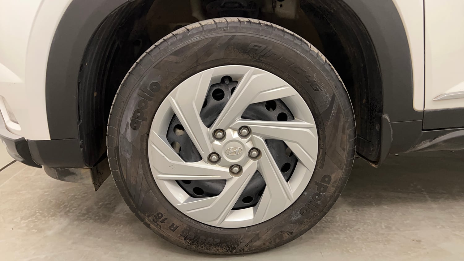 Used 2023 Hyundai Creta E 1.5 Petrol Petrol Manual tyres LEFT FRONT TYRE RIM VIEW