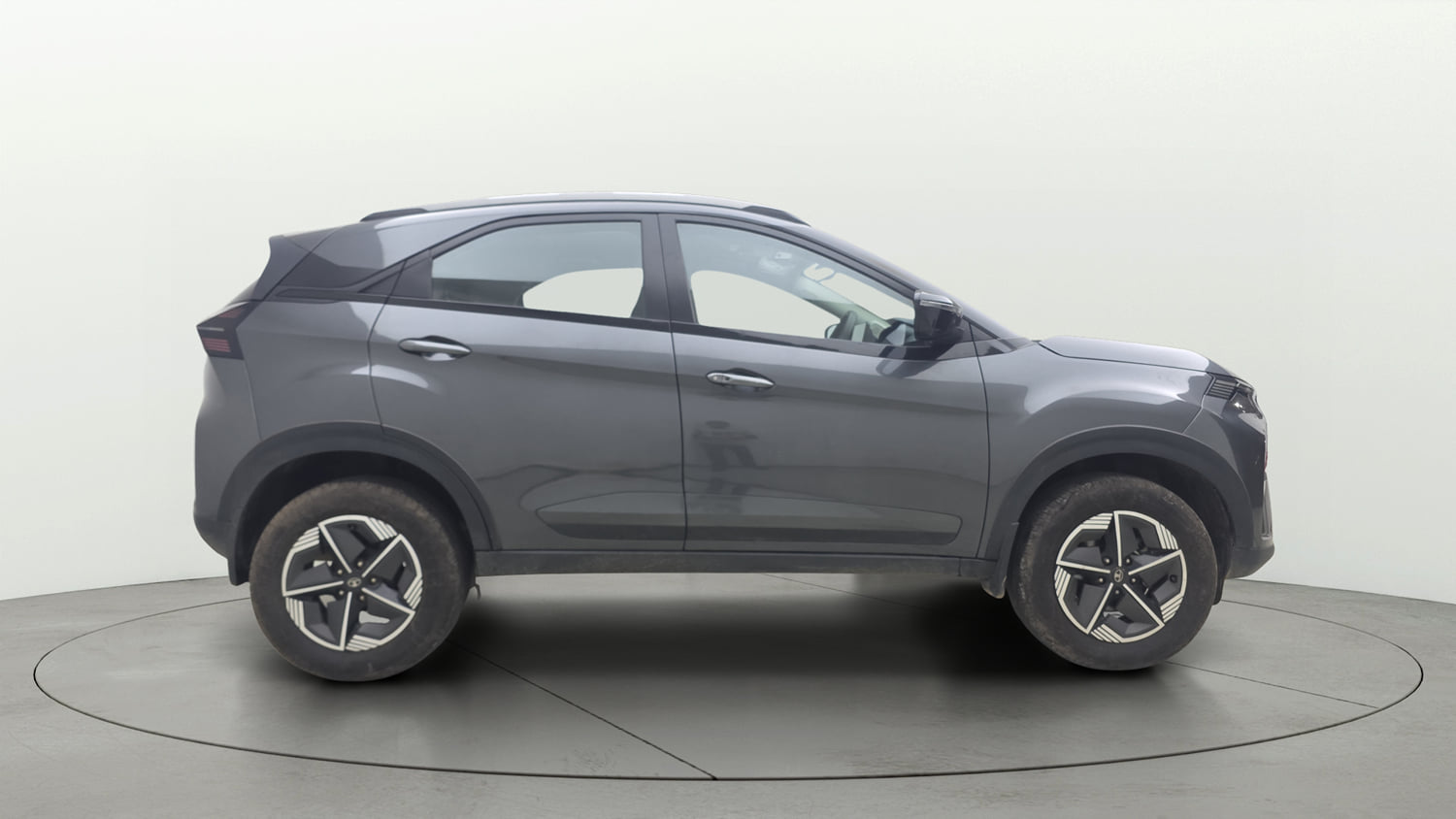 Used 2024 Tata Nexon Creative Plus 1.2 Revotron Petrol 6MT Petrol Manual exterior RIGHT SIDE VIEW