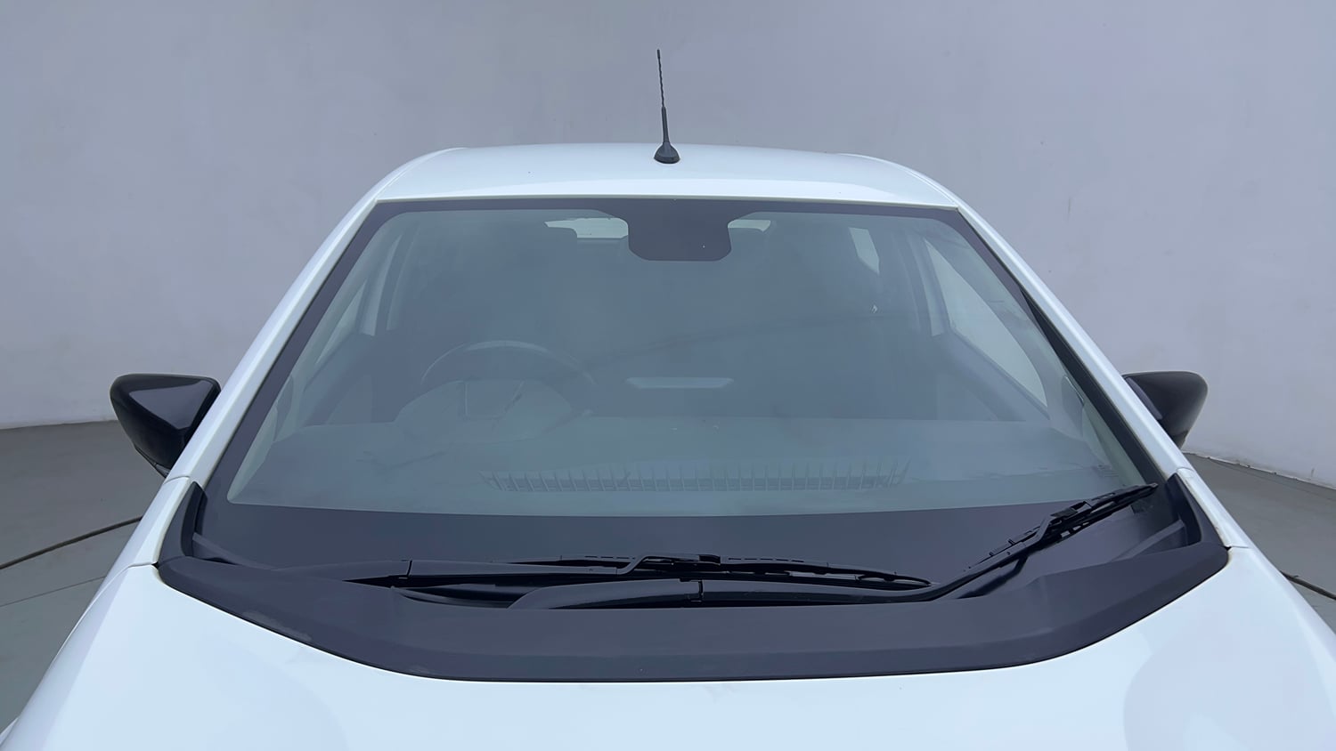 Used 2021 Tata Altroz XZ Petrol Petrol Manual exterior FRONT WINDSHIELD VIEW