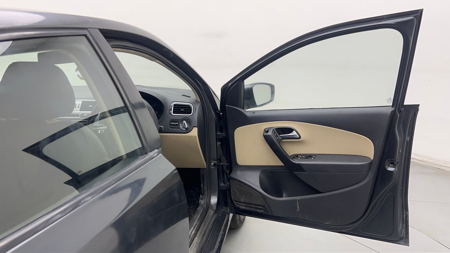 Used 2015 Volkswagen Polo Highline1.2L (P) Petrol Manual interior RIGHT FRONT DOOR OPEN VIEW