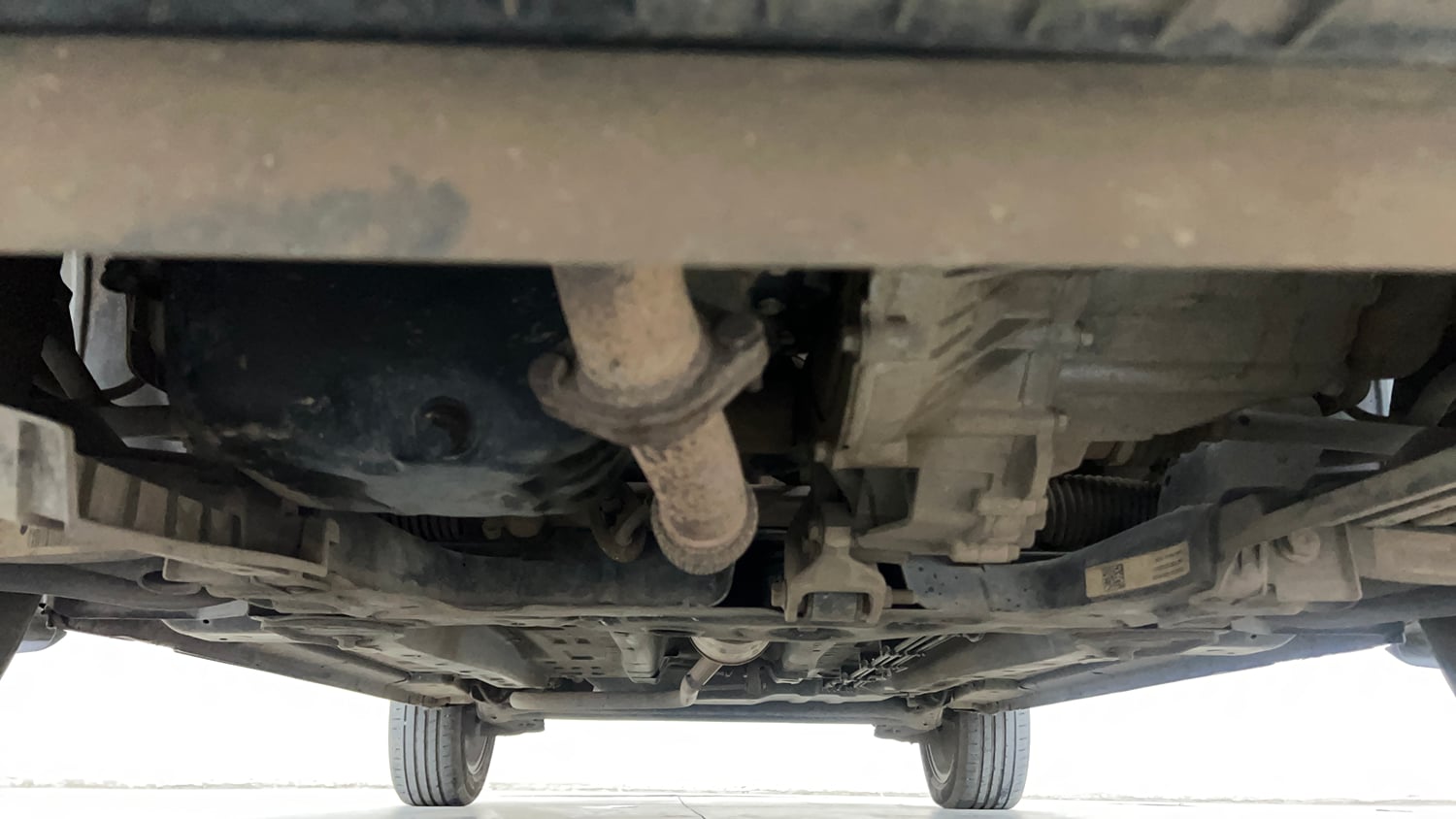 Used 2022 Tata Punch Accomplished Dazzle Pack MT Petrol Manual extra FRONT LEFT UNDERBODY VIEW