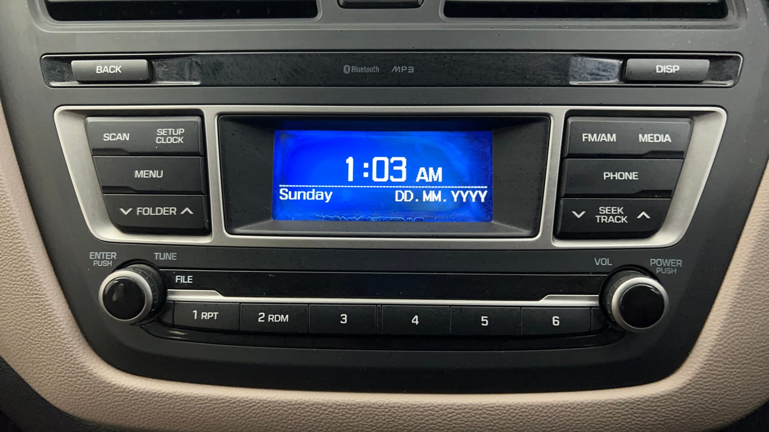 Used 2014 Hyundai Elite i20 Magna 1.2 Petrol Manual top_features Integrated (in-dash) music system