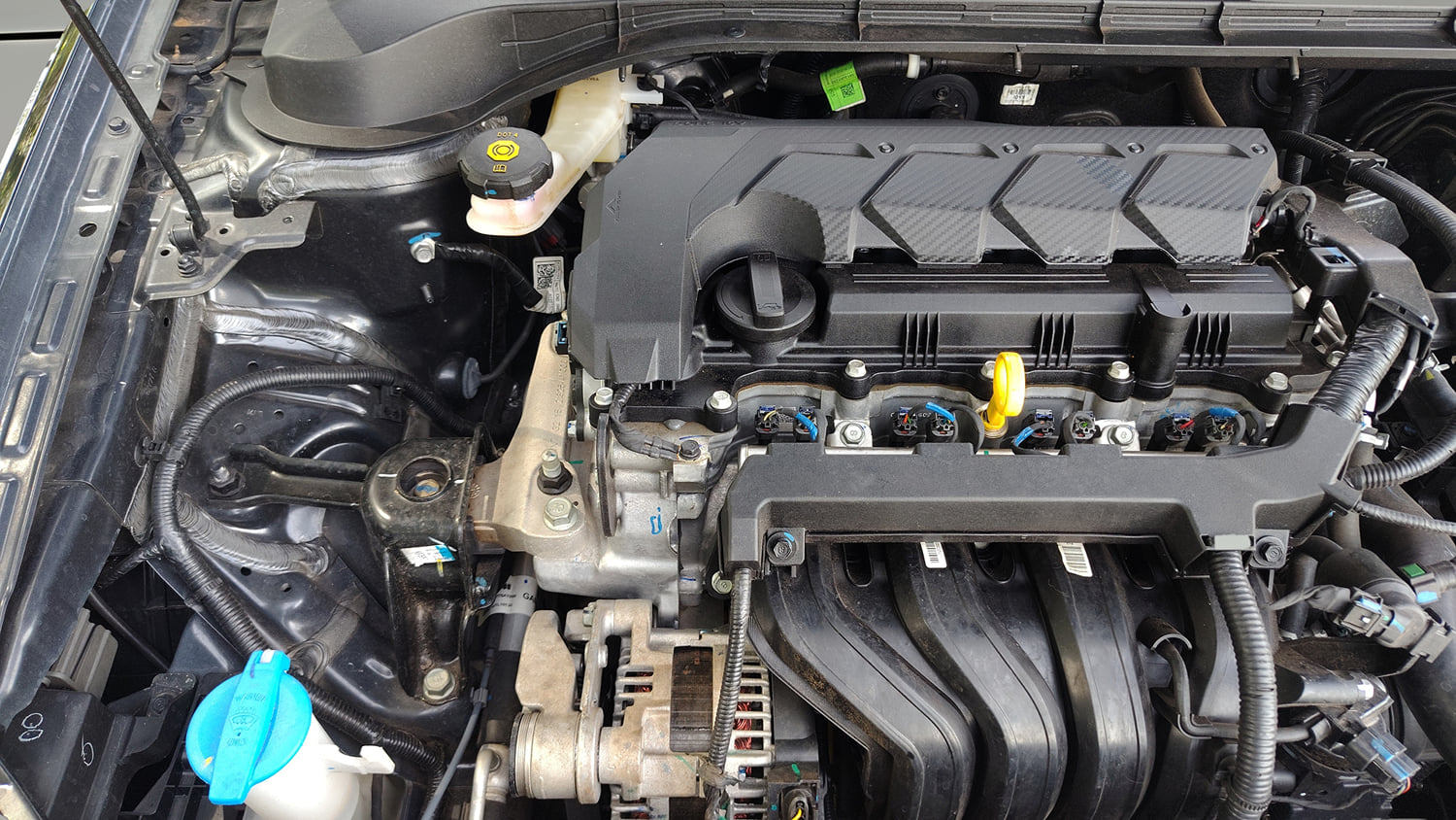 Used 2025 Hyundai Verna SX 1.5 Petrol MT Petrol Manual engine ENGINE RIGHT SIDE VIEW