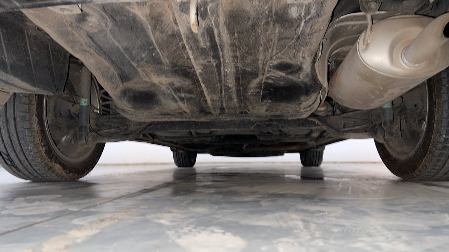 Used 2023 Honda City ZX Petrol CVT Petrol Automatic extra REAR UNDERBODY VIEW (TAKEN FROM REAR)