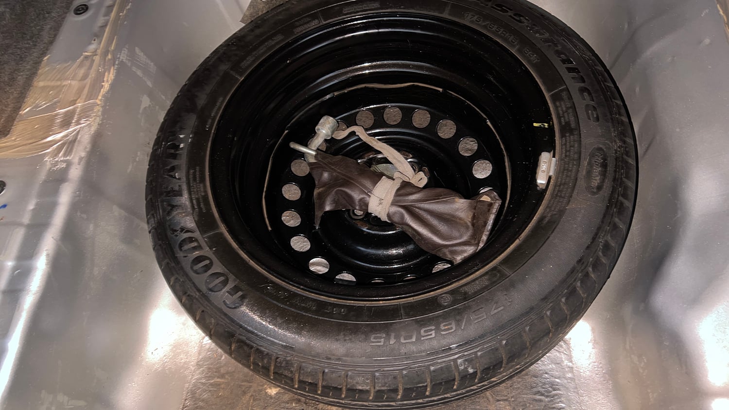 Used 2016 Honda City SV CVT Petrol Automatic tyres SPARE TYRE VIEW
