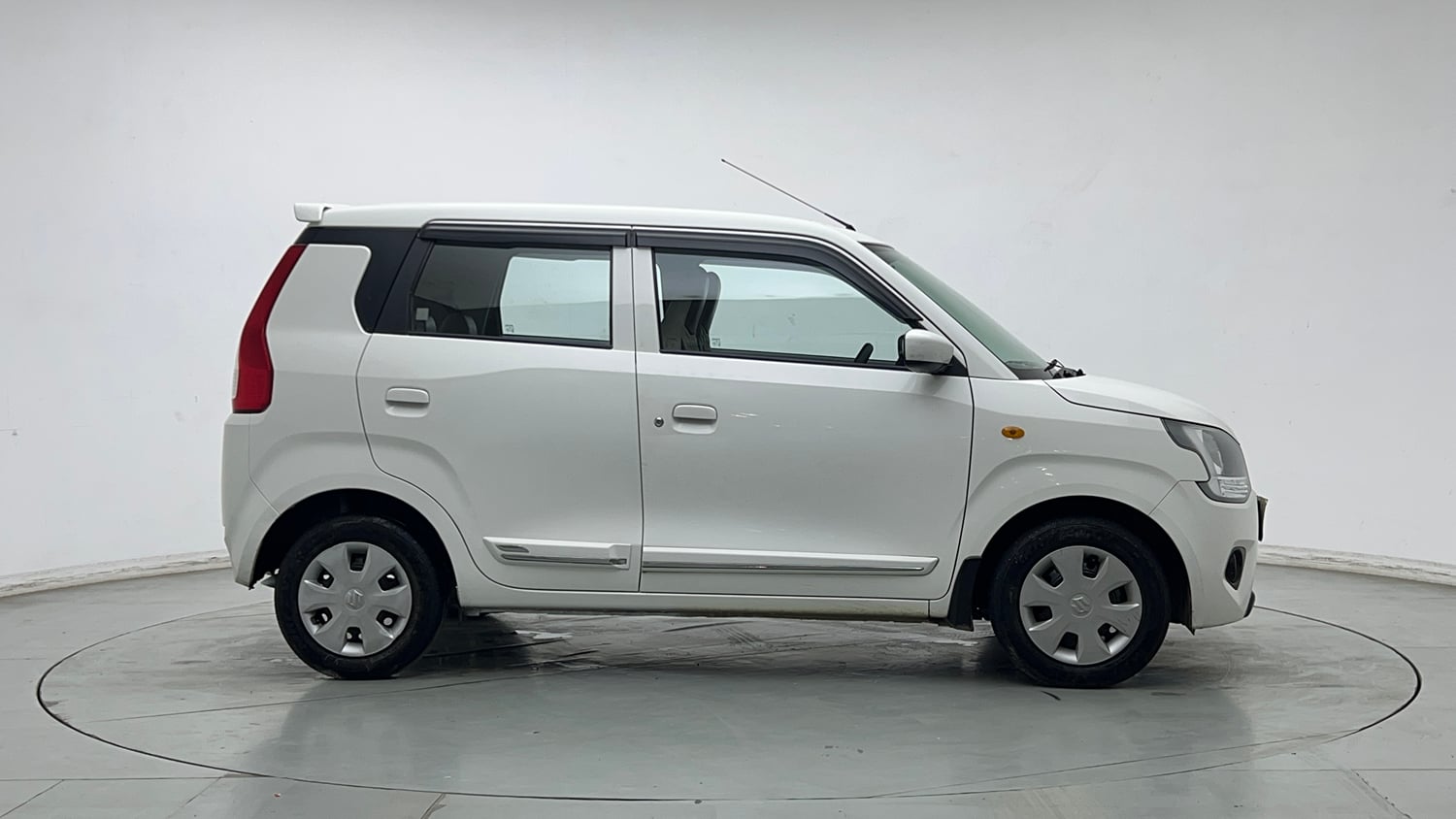 Used 2024 Maruti Suzuki Wagon R VXI 1.0 CNG Cng Manual exterior RIGHT SIDE VIEW