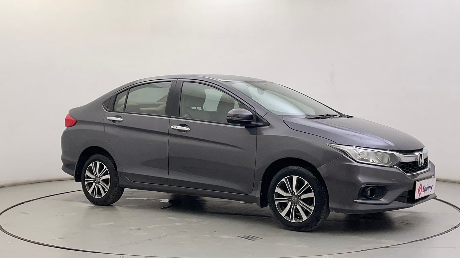 Used 2017 Honda City V Petrol Manual exterior RIGHT FRONT CORNER VIEW