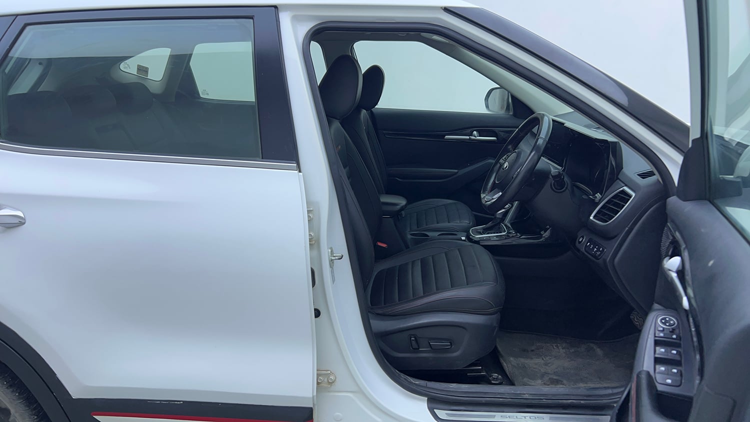Used 2020 Kia Seltos GTX Plus DCT 1.4 Petrol Automatic interior RIGHT SIDE FRONT DOOR CABIN VIEW