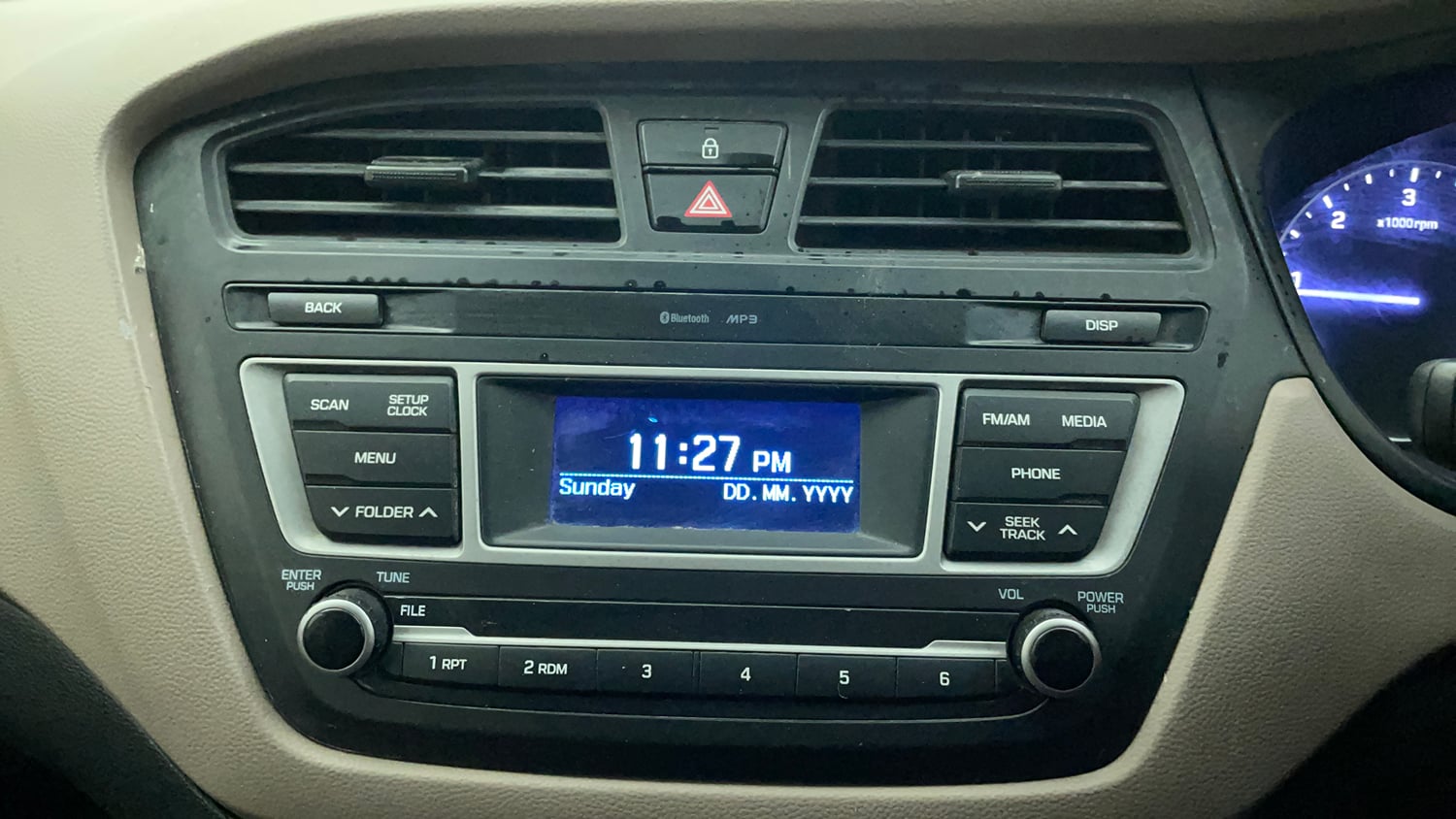 Used 2016 Hyundai Elite i20 Sportz 1.4 CRDI Diesel Manual interior MUSIC SYSTEM & AC CONTROL VIEW