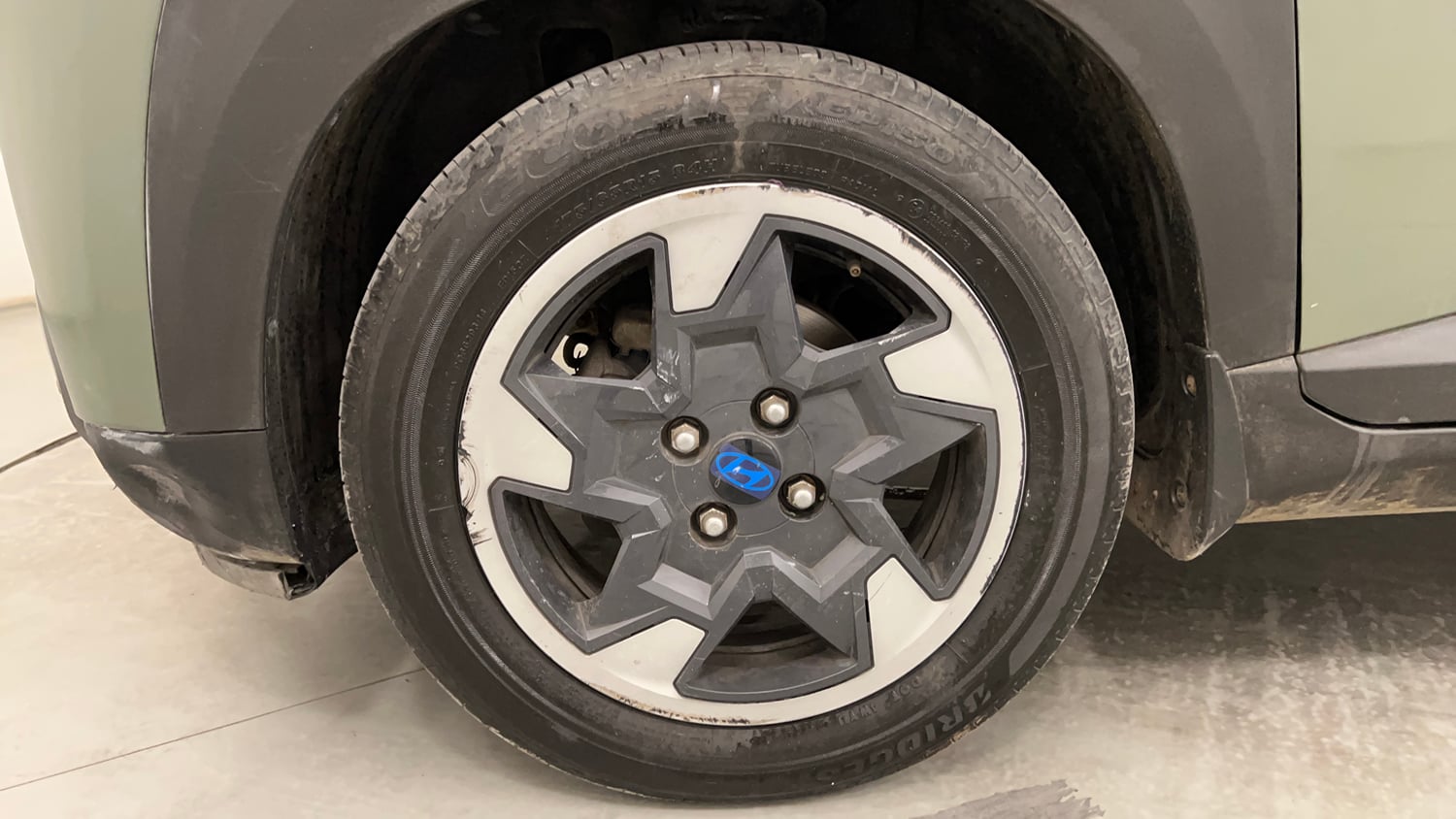 Used 2024 Hyundai Exter SX 1.2 CNG MT Cng Manual tyres LEFT FRONT TYRE RIM VIEW