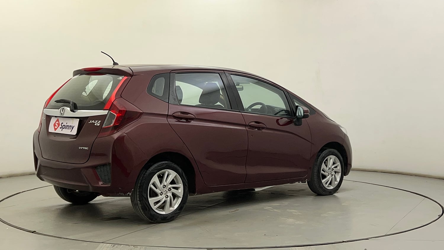Used 2015 Honda Jazz V AT Petrol Petrol Automatic exterior RIGHT REAR CORNER VIEW