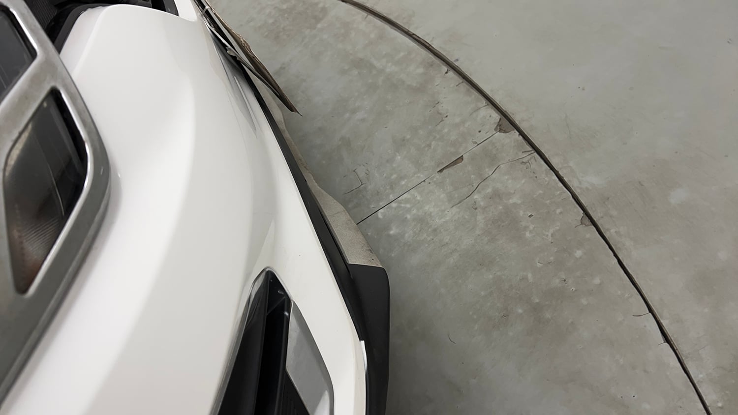 Used 2023 Renault Triber RXZ Petrol Manual dents MINOR SCRATCH