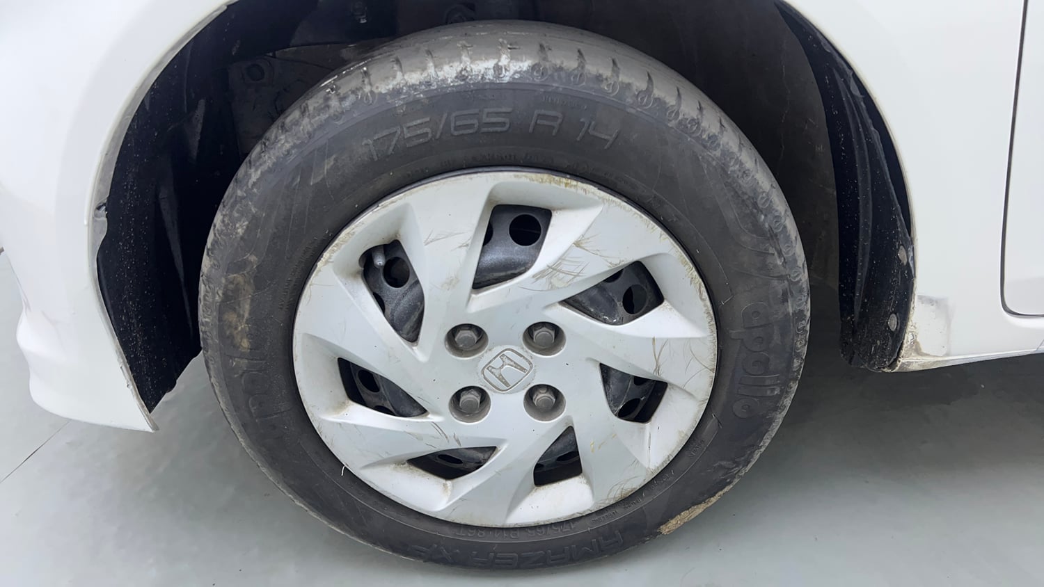 Used 2015 Honda Amaze 1.5 S i-DTEC Diesel Manual tyres LEFT FRONT TYRE RIM VIEW