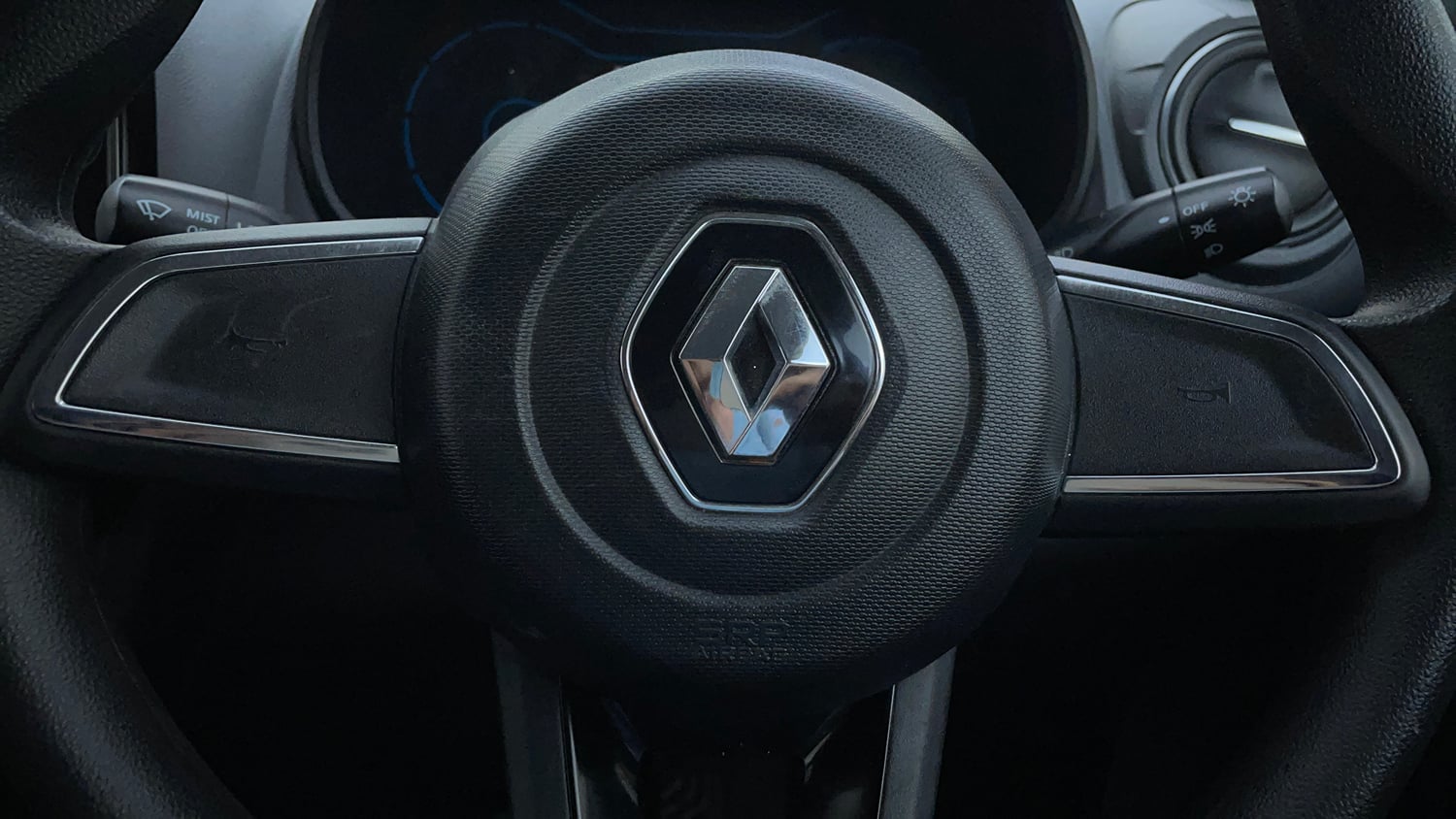 Used 2019 Renault Kwid 1.0 RXT AMT Opt Petrol Automatic top_features Airbags