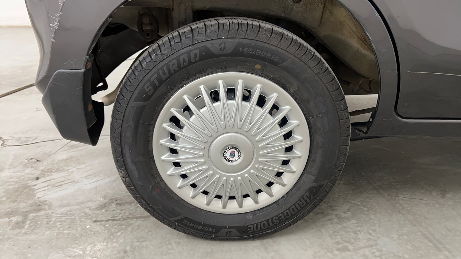 Used 2017 Maruti Suzuki Alto 800 LXi Petrol Manual tyres RIGHT REAR TYRE RIM VIEW