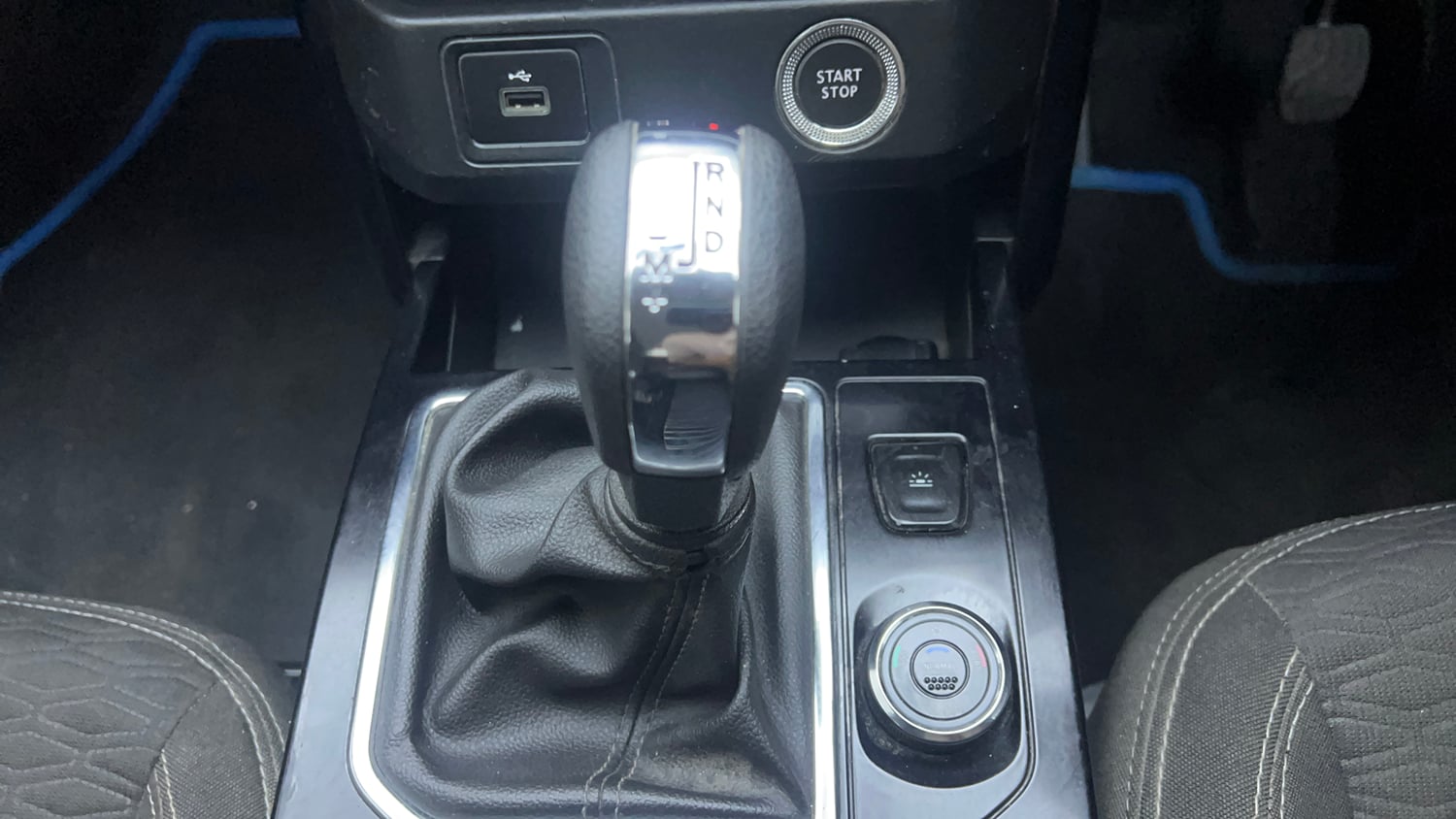 Used 2021 Renault Kiger RXZ AMT Dual Tone Petrol Automatic interior GEAR  KNOB VIEW