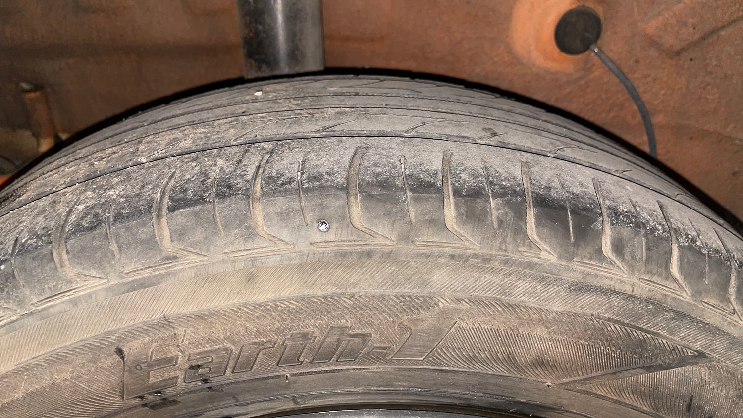 Used 2018 Maruti Suzuki Celerio X Zxi (O) AMT Petrol Automatic tyres RIGHT REAR TYRE TREAD VIEW
