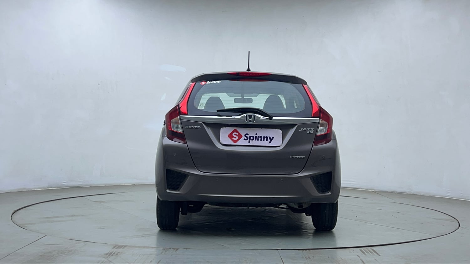Used 2016 Honda Jazz V AT Petrol Petrol Automatic exterior BACK VIEW