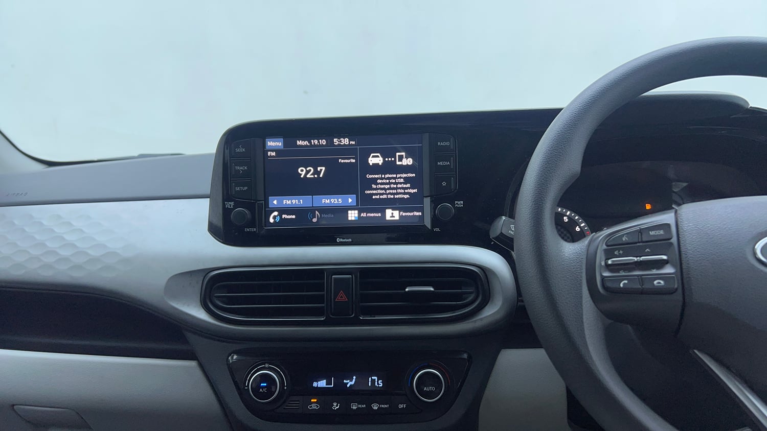 Used 2021 Hyundai Grand i10 Nios Sportz 1.2 Kappa VTVT CNG Cng Manual top_features Touch screen infotainment system