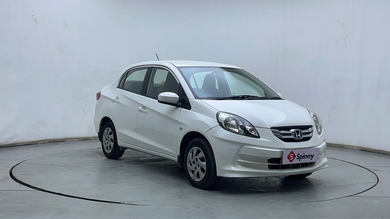 Used 2015 Honda Amaze 1.5 S i-DTEC Diesel Manual exterior RIGHT FRONT CORNER VIEW