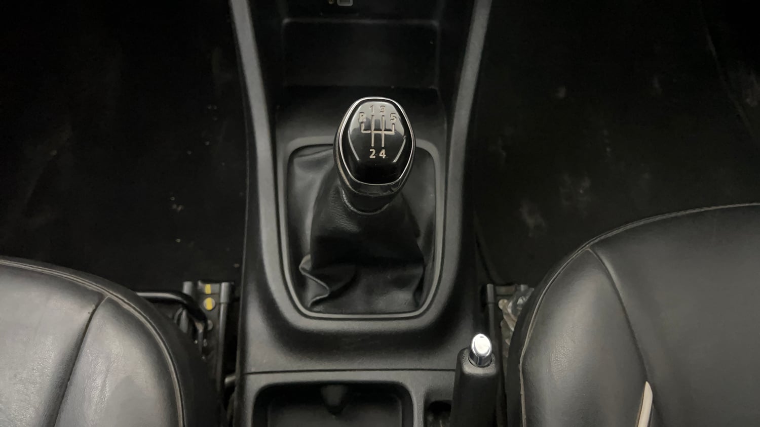 Used 2023 Renault Triber RXZ Petrol Manual interior GEAR  KNOB VIEW