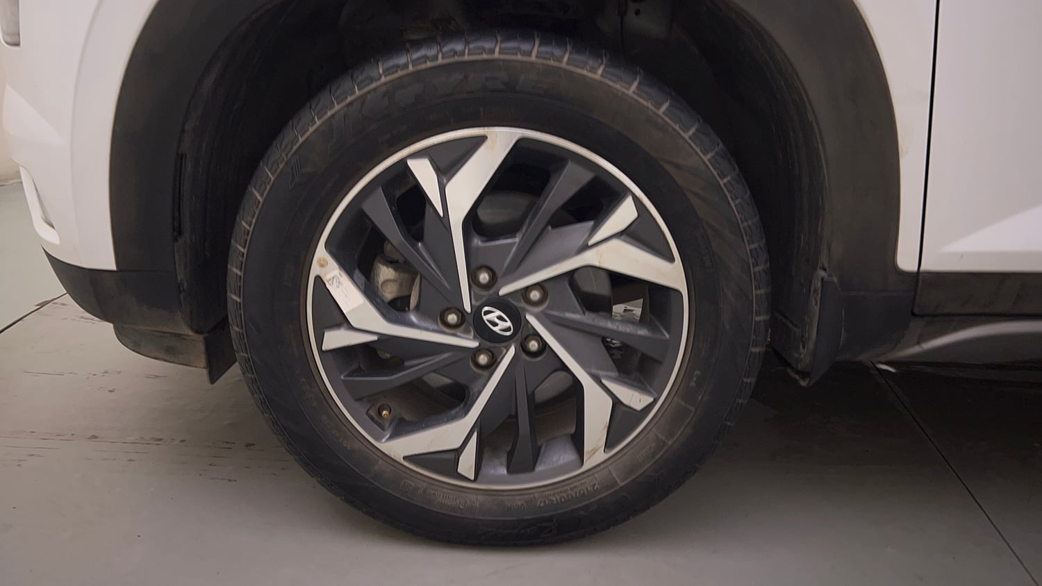Used 2023 Hyundai Creta SX 1.5 Petrol Petrol Manual tyres LEFT FRONT TYRE RIM VIEW