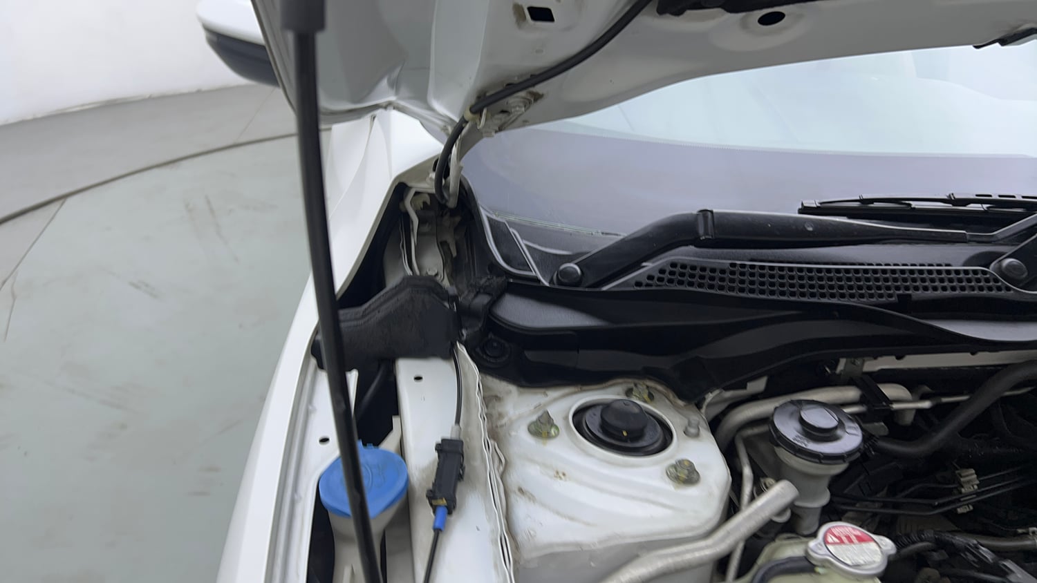 Used 2019 Honda Civic ZX CVT Petrol Petrol Automatic engine ENGINE RIGHT SIDE HINGE & APRON VIEW