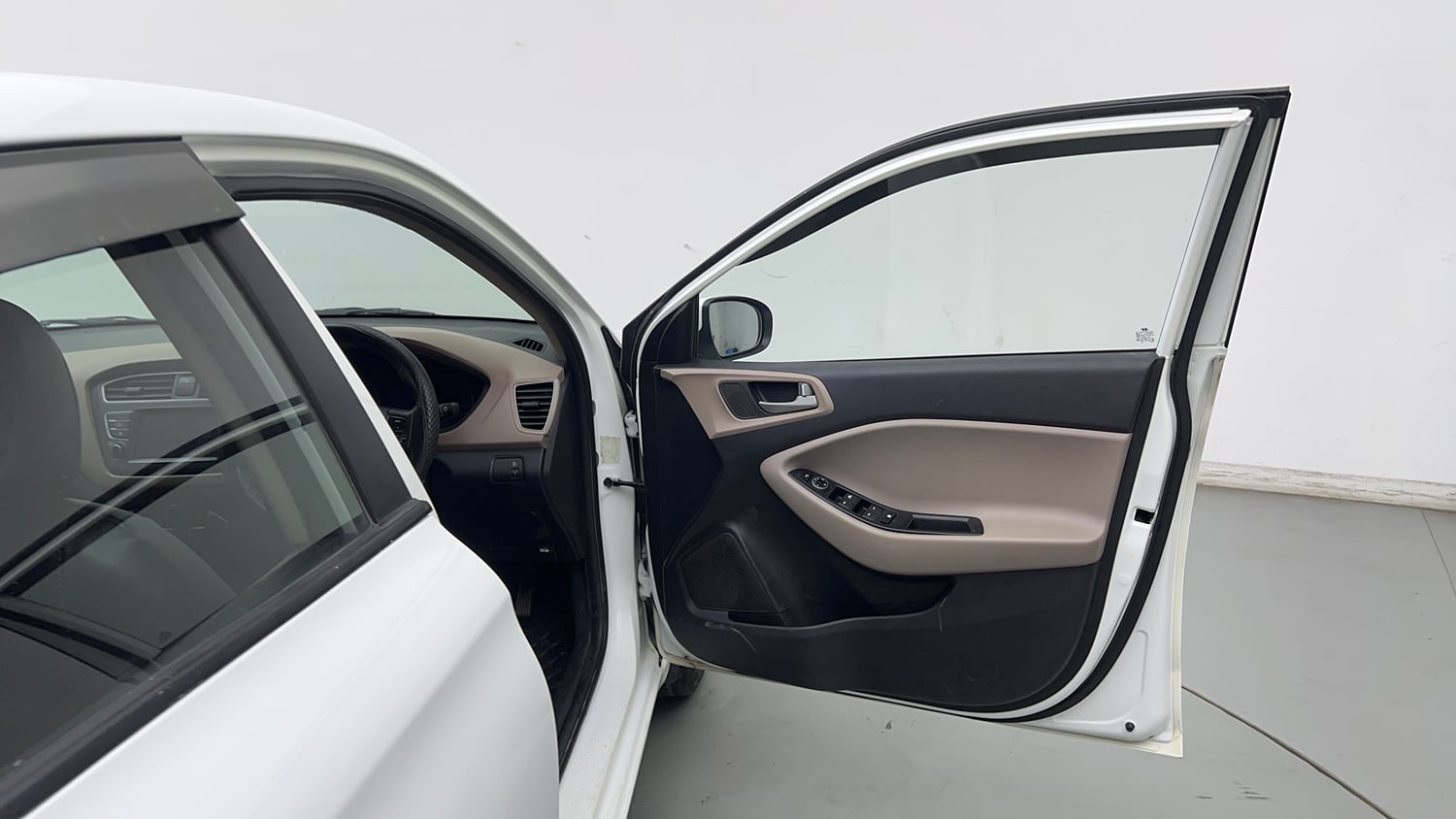 Used 2020 Hyundai Elite i20 Sportz Plus 1.2 Petrol Manual interior RIGHT FRONT DOOR OPEN VIEW