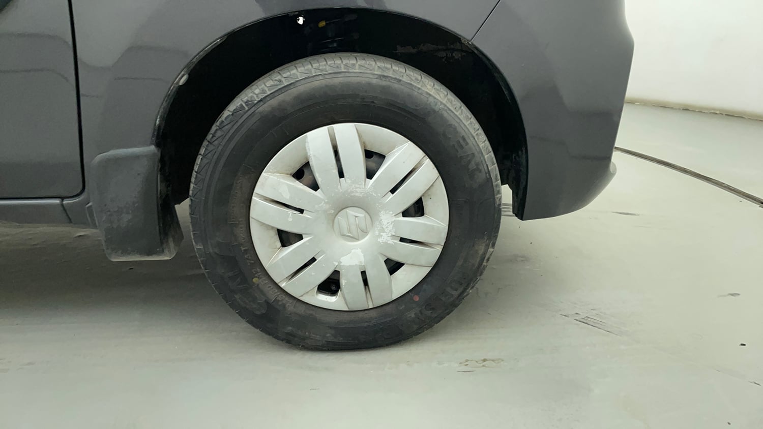Used 2022 Maruti Suzuki Alto 800 LXi (O) Petrol Manual tyres RIGHT FRONT TYRE RIM VIEW