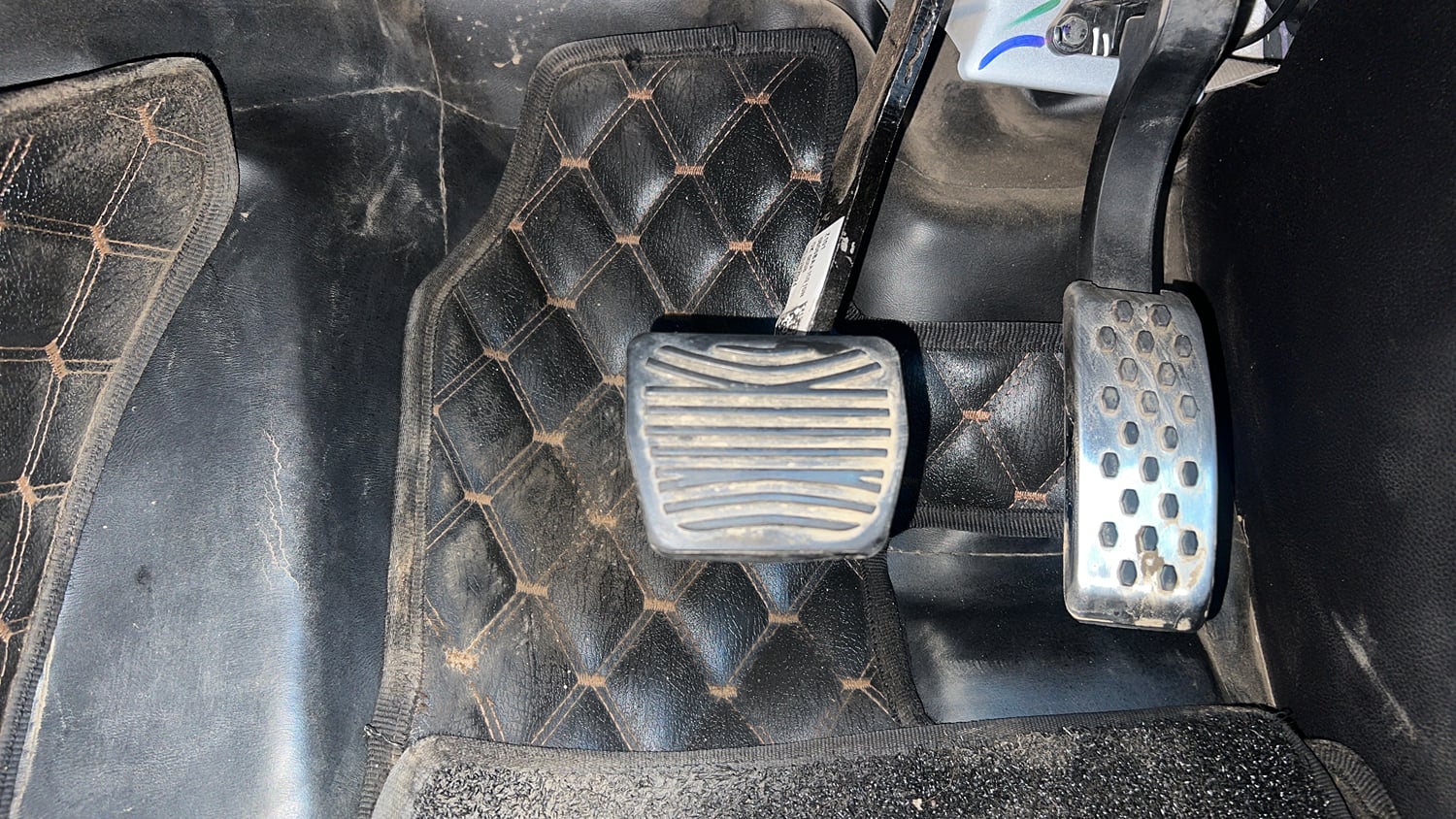 Used 2024 Mahindra Scorpio N Z8 L Diesel AT 2WD 7 STR Diesel Automatic interior PEDALS VIEW