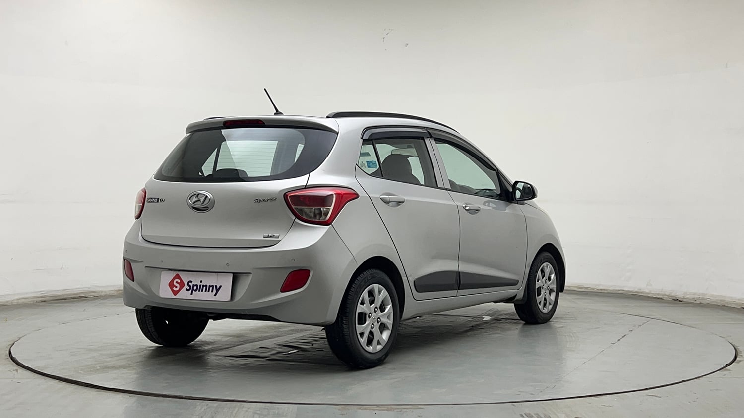 Used 2015 Hyundai Grand i10 Sportz 1.2 Kappa VTVT Petrol Manual exterior RIGHT REAR CORNER VIEW