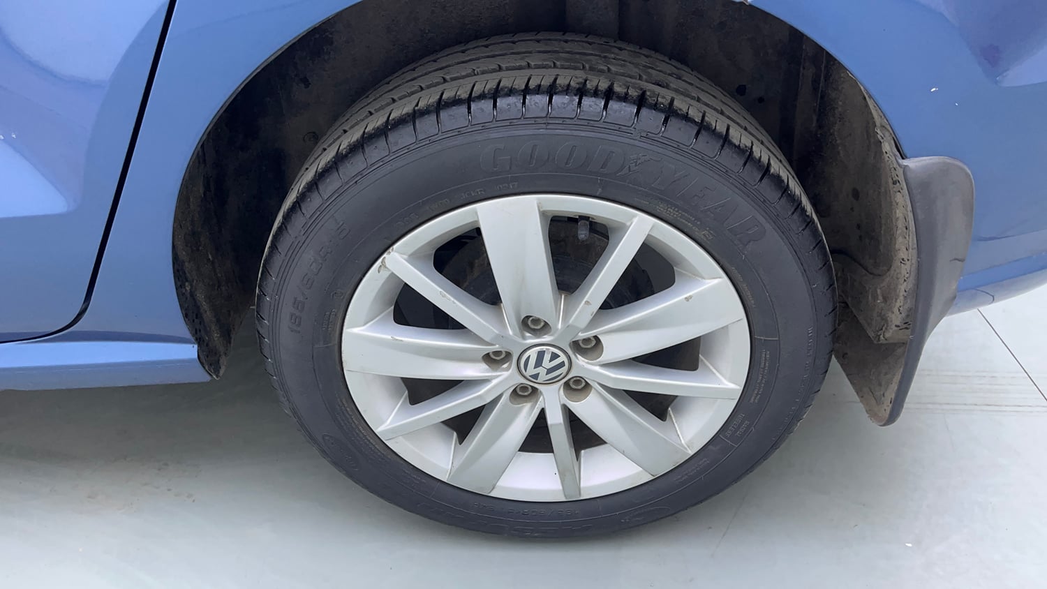 Used 2016 Volkswagen Ameo Highline1.2L (P) Petrol Manual tyres LEFT REAR TYRE RIM VIEW