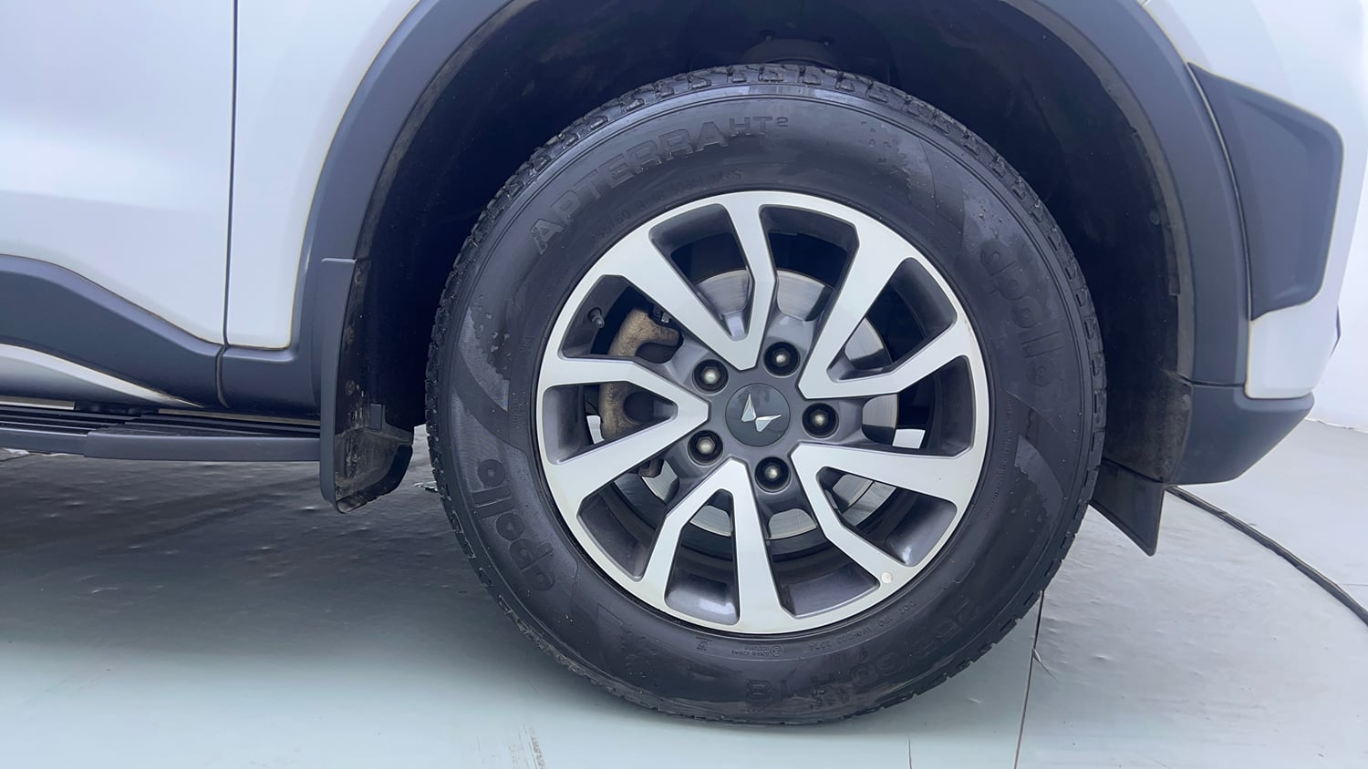 Used 2024 Mahindra Scorpio N Z8 L Diesel AT 2WD 7 STR Diesel Automatic tyres RIGHT FRONT TYRE RIM VIEW