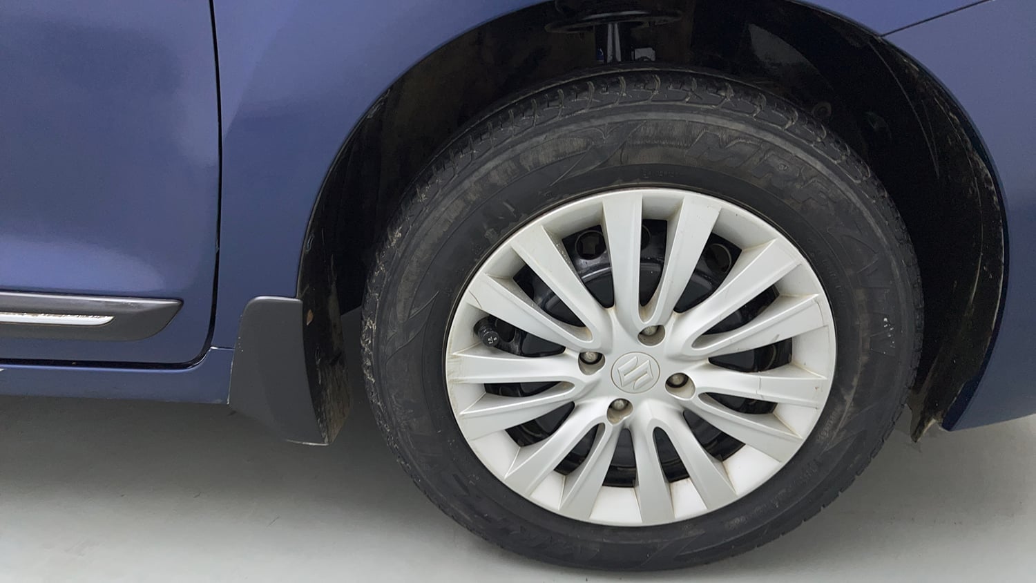 Used 2019 Maruti Suzuki Baleno Delta Petrol Manual tyres RIGHT FRONT TYRE RIM VIEW