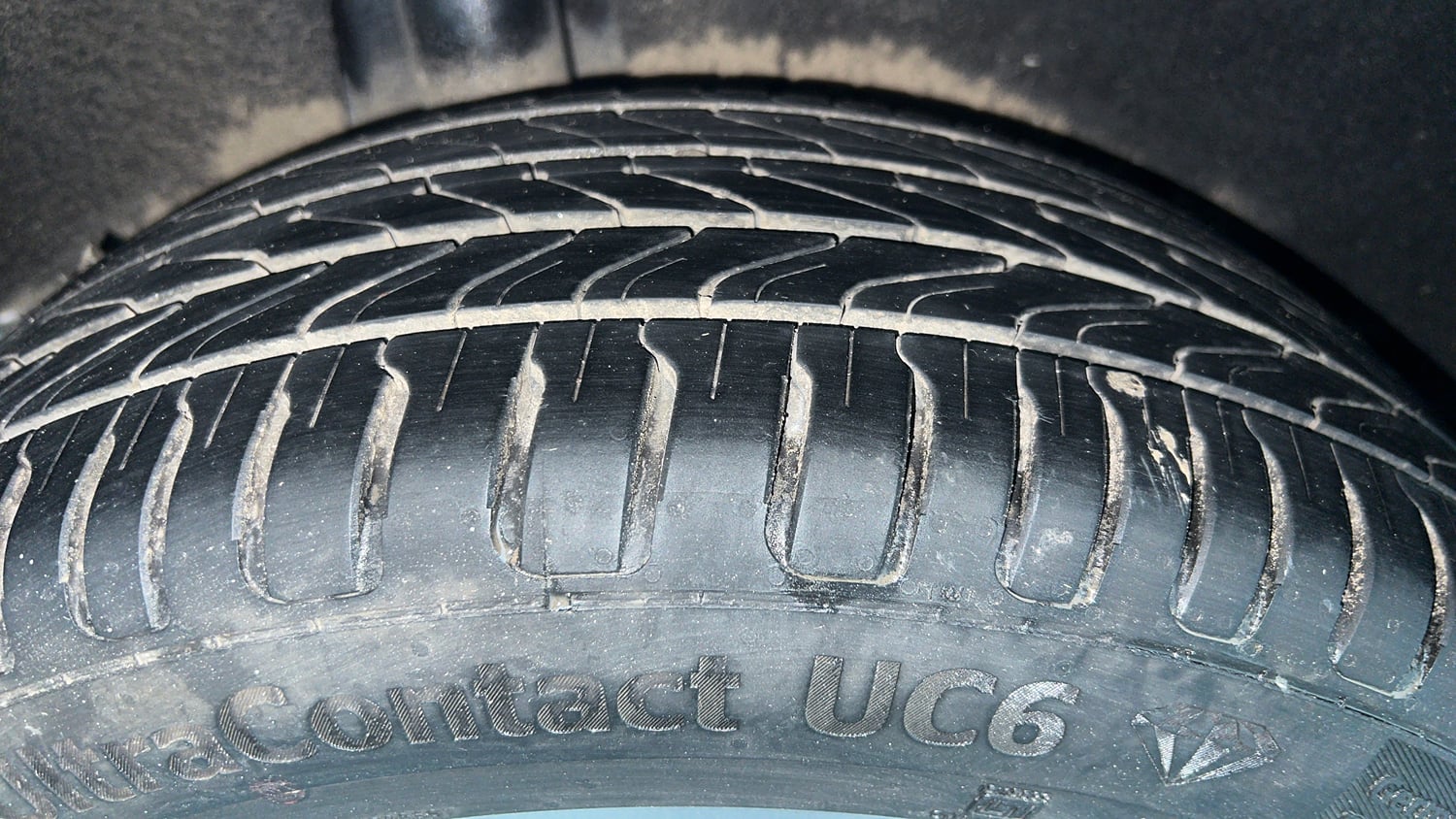Used 2017 Maruti Suzuki Baleno Alpha 1.2 Petrol Manual tyres RIGHT REAR TYRE TREAD VIEW